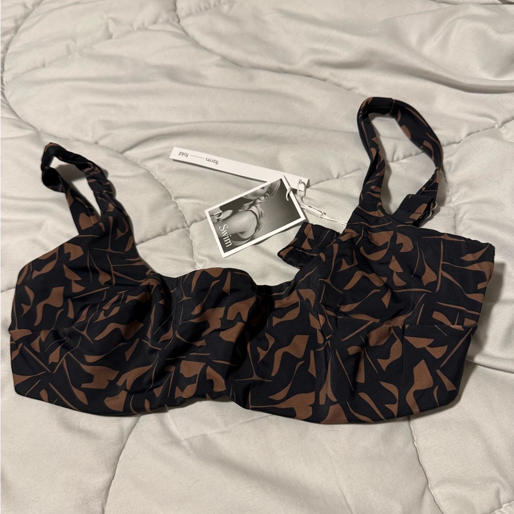 Form and Fold - The Crop L’Art Top. Elegant Black and Brown Bikini Top - Picture 3 of 4